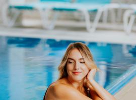 Hotel O3zone - Mountain Spa & Conference，位于伯伊莱图什纳德的酒店