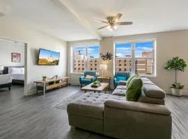 Spacious 4BR Luxury Condo Steps to French Quarter