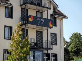 欢乐酒店，位于Goldach圣加伦-阿尔滕莱茵机场 - ACH附近的酒店