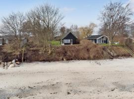 Lovely Home In Idestrup With Kitchen，位于Idestrup的酒店