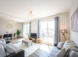 Modern 2 Bed Apartment in Crawley - Sleeps 5