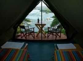 Explorers River Camp，位于金贾的豪华帐篷营地