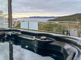 Awesome Home In Fevåg With Wifi