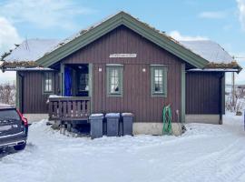 Cozy Home In Rørvik With Wi-Fi，位于Rørvik的酒店
