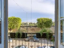 Charming home with Stunning City Views in Birgu by 360 Estates