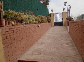 Casa en Barcelona，位于Papiol的木屋