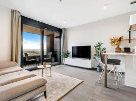 Gasperich Apt with Pool Gym & View，位于卢森堡的酒店