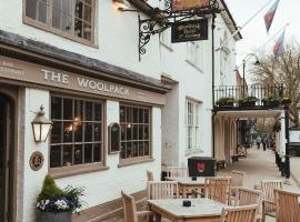 The Woolpack Hotel，位于滕特登的酒店