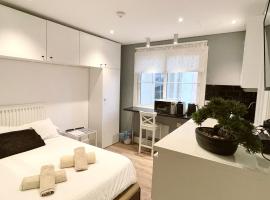 Stylish City Centre Studio - Grand Central House，位于直布罗陀的酒店