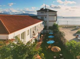 罗德拉米尔2A酒店，位于坎加斯德穆拉索的海滩短租房