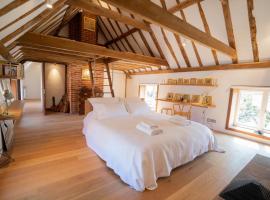 Enchanting Home Farm West, Hoxne, Suffolk，位于Hoxne的酒店