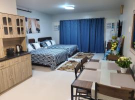 Luxury Stay at VERDANT by Camella Manors 2 Queen Bed with Balcony, Swimming Pool, Gym，位于公主港的酒店