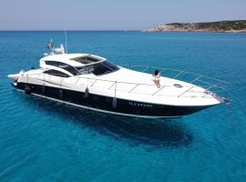 Yacht Cantieri Sarnico 60 feet，位于坎尼吉翁的酒店