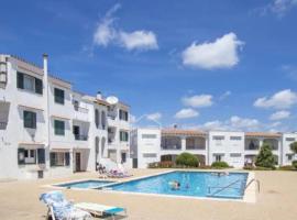 Apartamento en Cala en Porter, Menorca.，位于卡拉恩波特的酒店