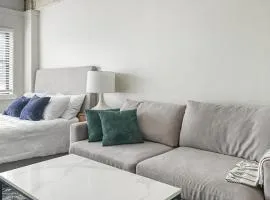 Landing Modern Apartment with Amazing Amenities (ID1803X66)