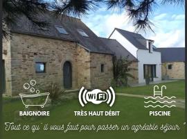 Le Loft du Dolmen Clara, entre terre et mer，位于Plounévez-Lochrist的酒店