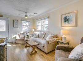 Lavallette Vacation Rental - Walk to Bay and Beach!，位于拉瓦莱特的酒店