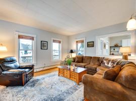 Colebrook Retreat Near ATV and Snowmobiling Trails!，位于Colebrook的酒店
