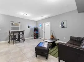Spacious 1 bed with Arcade game 13 minutes from EWR