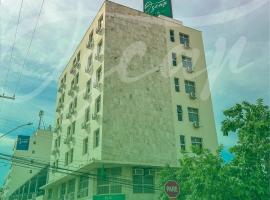 Hotel Oscar Econômico Montes Claros，位于蒙蒂斯克拉鲁斯的酒店