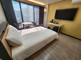 Yuna Hotel by Merciel，位于Yeongcheon的酒店