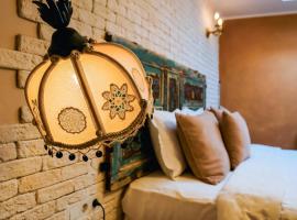 1870's Taş Konak Otel - Sanat Sokağı，位于伊兹密尔的酒店