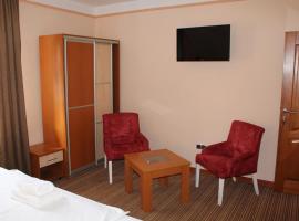 Motel Royal，位于图兹拉的酒店