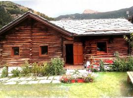 Magnificent spacious 4 bedroom mountain chalet with spa，位于安泰伊-萨伊恩特-安德尔埃的酒店