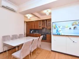 Lux Apartment 2 Bedroom, 2 Open Balcony In The Center Of Yerevan, Near Republic Square