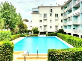 Front de Mer et Grande Piscine pour un appartement chic et cosy, appartement en résidence à Canet en Roussillon, à 10 minutes de Perpignan