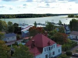Vanha Kanttorila ,Huone B pohjakerroksessa