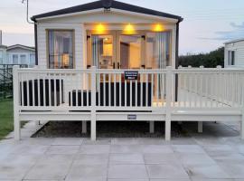 Sunnymeade Holiday Park i3 St David，位于英戈尔德梅尔斯的酒店