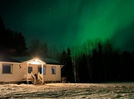Sixty Six Degrees North - Lapland Home & Forest，位于Överkalix的酒店