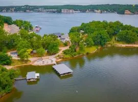 Tree House , Bagnell Dam area