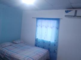 HOTEL EL CASTILLO MANTA2，位于曼塔的酒店