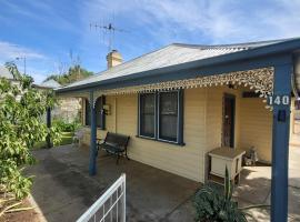 Temoca Cottage Echuca Central，位于伊丘卡的酒店