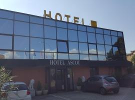 Hotel Ascot，位于比纳斯科的酒店