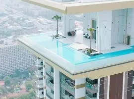 59th Floor Infinity Pool, Luxury 5 Star Room