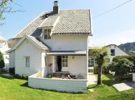 8 person holiday home in MÅLØY-By Traum