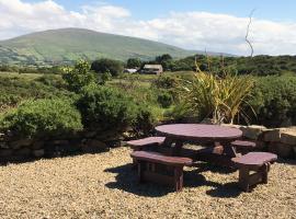 Causeway Coast Country Cottage, Pet-friendly，位于巴利卡斯尔的酒店