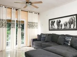 Central Upscale New Kingston Apt with pool