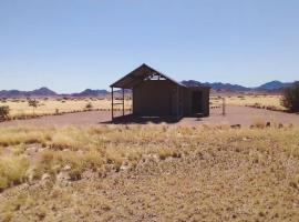 Little Sossus Campsite，位于塞斯瑞姆的带停车场的酒店