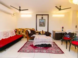 Bay Stays 2BHK Near Rock Beach