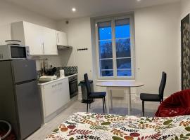 Studio meublé et lumineux 20m2，位于维泰勒的酒店