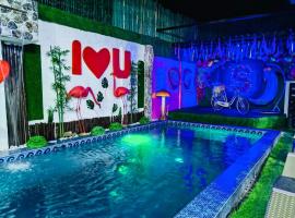 Sharon’s Private Pool Villa，位于曼达维市的别墅