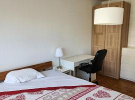 Room in Shared Apartment Geneva，位于日内瓦的民宿