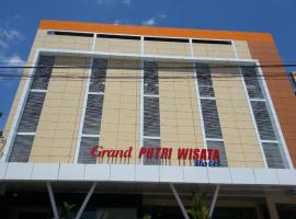 Putri Wisata Hotel，位于Puunggolaka的酒店