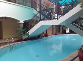 Bayfront Hotel Subic，位于奥隆阿波的酒店