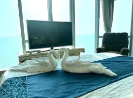 Oceanfront Luxury Condo in Pattaya with Private Beach and Inifinity Pool