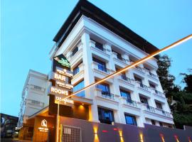 Park Residency Luxury Business Hotel，位于科钦的酒店